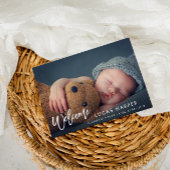 Moderne Brush-Schrift für die Geburt eines Kindes Postkarte