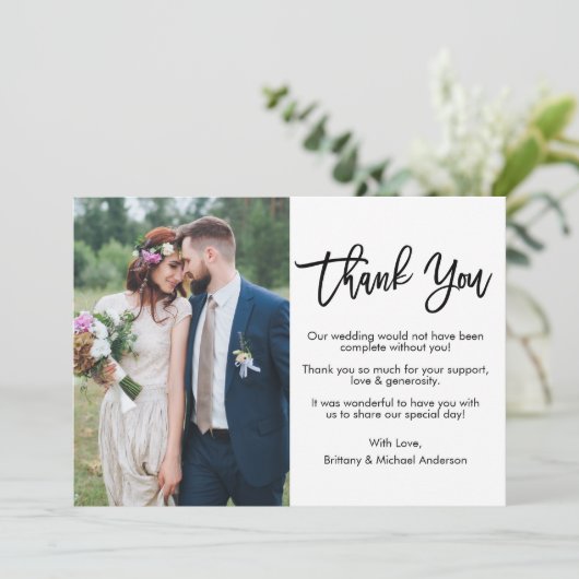 Moderne Brush Script Foto Hochzeit Dankeskarte (Stehend Vorderseite)