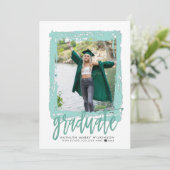 Moderne Brush Script Mint 2 Foto Graduation Party Einladung (Stehend Vorderseite)