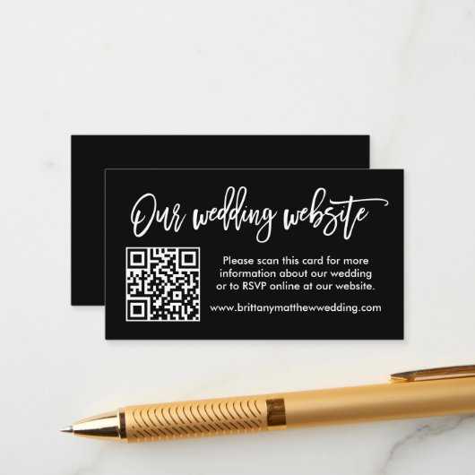 Moderne Brush Script Wedding Website QR Black Begleitkarte (Vorderseite/Rückseite Beispiel)