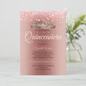 Moderne Brushmetall-Rose Gold Glitzer Quinceanera Einladung (Stehend Vorderseite)