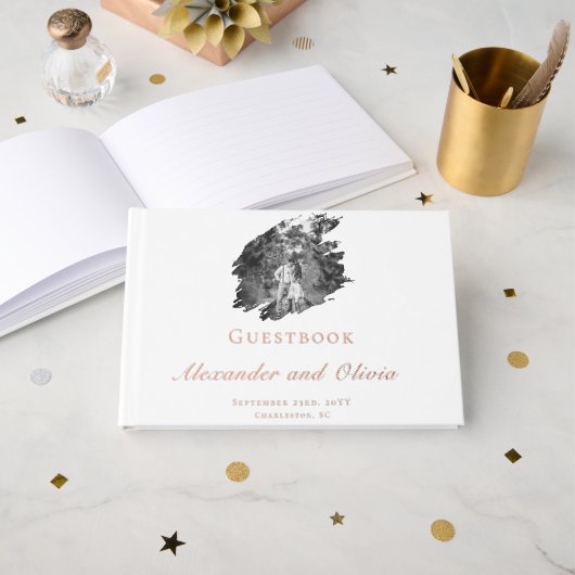Moderne Brushstroke Foto Wedding | Weiß Gästebuch (Vorderseite Offen)