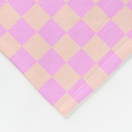 Moderne Bubble-Gum-/Pfirsich-Schachbrettmuster Fleecedecke (Ecke)