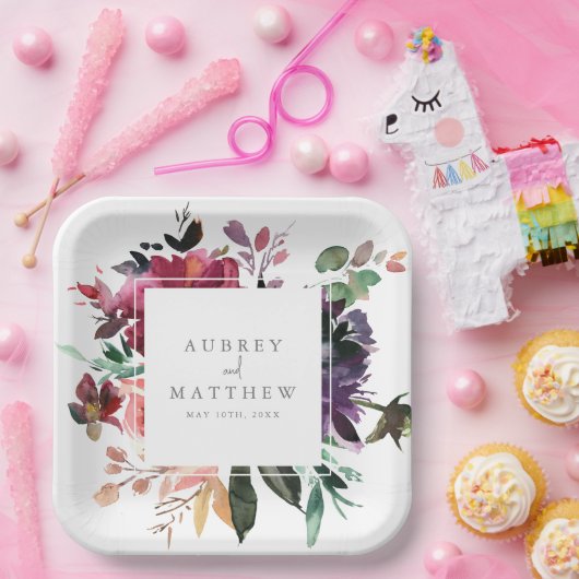 Moderne Burgund-Blumenhochzeit Pappteller (Party)