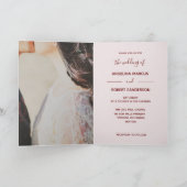 Moderne Burgund Rose Gold Script Foto Hochzeit Einladung (Innenseite)