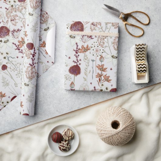 Moderne Burgund-Wildblumen | Elegant Boho Floral Geschenkpapier (Kunsthandwerk)