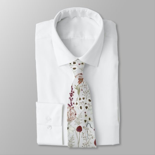 Moderne Burgunder-Wildblumen Boho-Floral Krawatte (Gebunden)