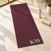 Moderne burgunderfarbene monogrammierte Initialen Yogamatte