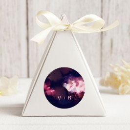 Moderne Burgundy Brush Strokes Monogram Wedding Runder Aufkleber