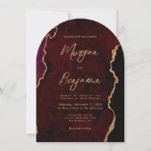 Moderne Burgundy Gold Agate Script Arch Wedding Einladung (Vorderseite)