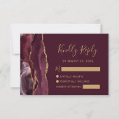 Moderne Burgundy Gold Agate Wedding RSVP Card (Vorderseite)
