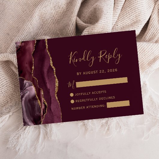 Moderne Burgundy Gold Agate Wedding RSVP Card Karte
