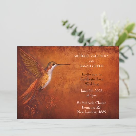 Moderne Burnt Orange Hummingbird Hochzeitseinladun Einladung (Stehend Vorderseite)
