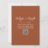 Moderne Burnt Orange Terracotta QR Code Wedding Einladung (Rückseite)