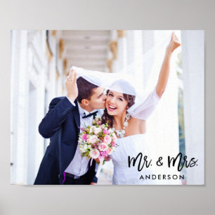 Moderne Bürstenschrift Herr und Frau Hochzeitsfoto Poster