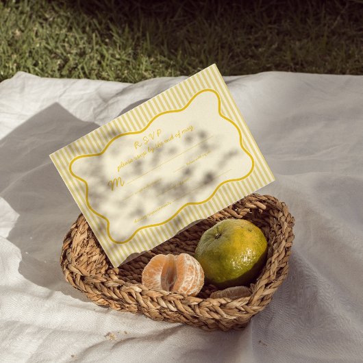 Moderne Butter-Gelbe Hochzeitkarte RSVP Karte