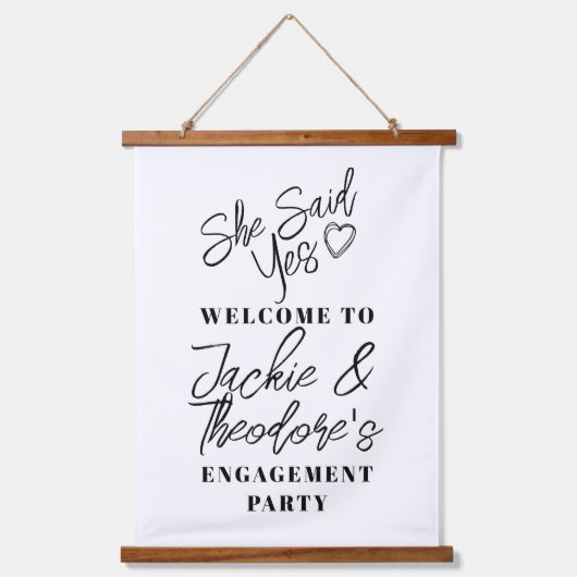 Moderne Calligrafy Engagement Party willkommen Wandteppich Mit Holzrahmen (Vorderseite)