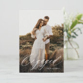 Moderne Calligraphy Script Foto Engagement Party Einladung (Stehend Vorderseite)