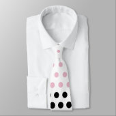 Moderne Cameo Pink und Black Polka Dot Krawatte (Gebunden)
