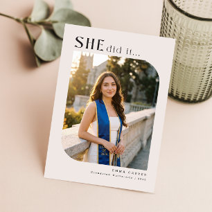 Moderne Casual-Fotocollage-Abschluss-Einladung Postkarte