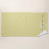 Moderne Chartreuse Weiße Schrift Monogramm Strandtuch (Vorderseite)