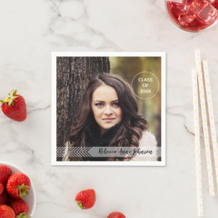 Moderne Chevron-Overlay-Vollfoto-Abschlussfeier Serviette