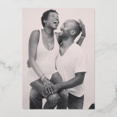 Moderne Chic Calligraphy Einfaches Foto Wedding Go Folieneinladung (Rückseite)