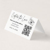 Moderne Chic Capture The Love QR-Code-Karte gefalt (Vorderseite)