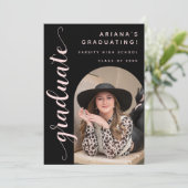 Moderne Chic Script Black & Pink Graduation Party Einladung (Stehend Vorderseite)