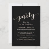 Moderne Chic Script Black & Tan Graduation Party Einladung (Rückseite)