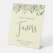 Moderne Creme & Eukalyptus-Gastgeschenke Hochzeite Sockelschild (Vorderseite)