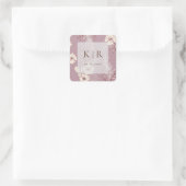 Moderne Creme-Floral-Monogramm-Hochzeitsticker Quadratischer Aufkleber (Tasche)