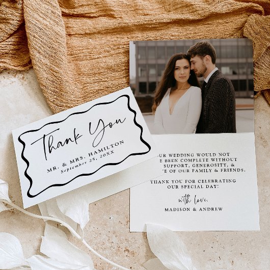 Moderne Creme- und Black Wavy-Frame-Foto-Hochzeit Dankeskarte