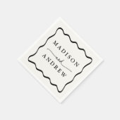 Moderne Creme- und Black Wavy-Rahmen-Hochzeit Serviette (Ecke)