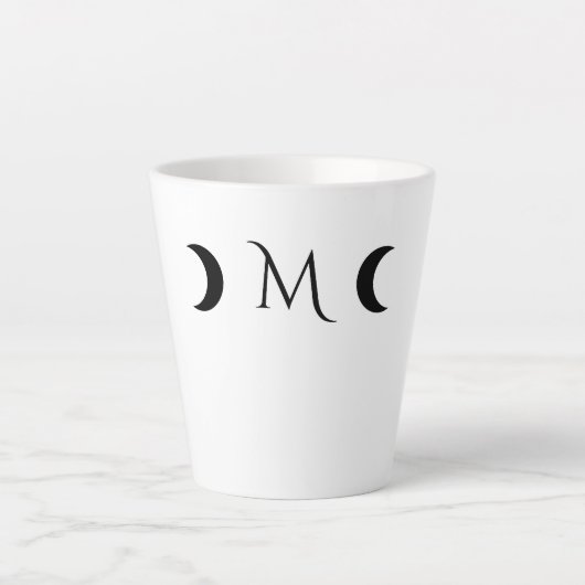 Moderne Crescent Moons weiß und schwarz Monogramm Milchtasse (Vorderseite)
