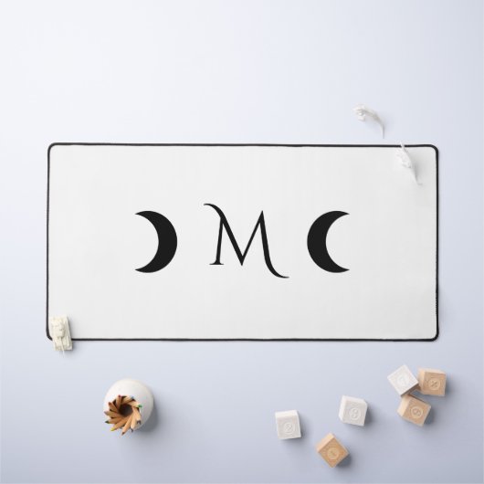 Moderne Crescent Moons weiß und schwarz Monogramm Schreibtischunterlage (Kindertisch)