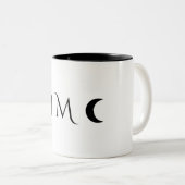 Moderne Crescent Moons weiß und schwarz Monogramm Zweifarbige Tasse (VorderseiteRechts)