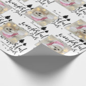 Moderne Custom Foto Dog Schwarz-weiß Typografie Geschenkpapier (Ecke)