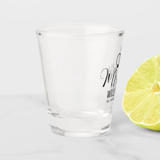 Moderne Custom Mr. & Rings Design, Hochzeit Schnapsglas (Links)