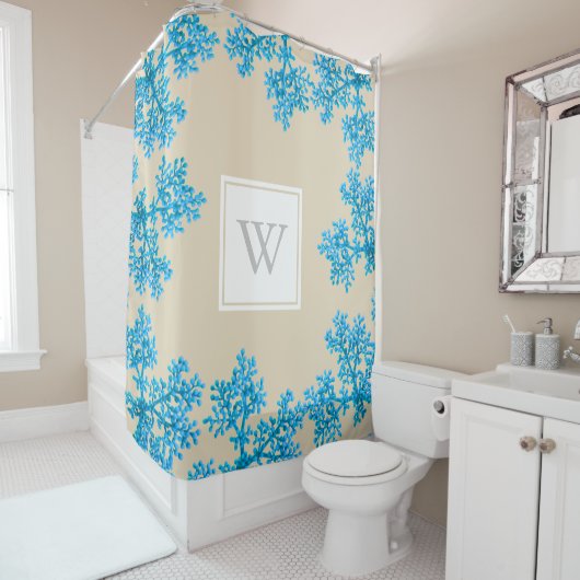 Moderne Cyan Blue Blume Buds & Taupe | Monogramm Duschvorhang (Beispiel)