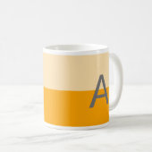 Moderne daffodische gelbe Monogramm Kaffeetasse (VorderseiteRechts)