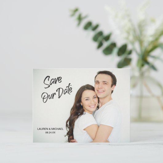 Moderne Dark Brush Script Save the Date Hochzeit Postkarte (Stehend Vorderseite)
