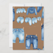 Moderne Denim Clothesline Boy Blue Jean Baby Dusch Einladung (Rückseite)
