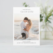 Moderne Destination Budget Beach Foto Hochzeit Save The Date (Stehend Vorderseite)