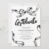 Moderne Doodle Bow Graduation Party Einladung (Vorderseite)