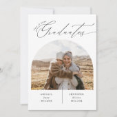 Moderne Doppel-Feier Foto Graduation Party Einladung (Vorderseite)