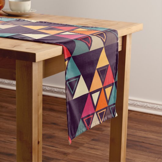 Moderne Dreieck-Quilts Mittelgroßer Tischläufer (Beispiel)