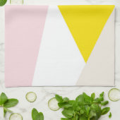 Moderne Dreiecke Muster Blush & Gelb Geometrie Handtuch (Gefaltet)