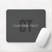 Moderne dunkelgraue editierbare Monogramm-Designvo Mousepad (Mit Mouse)
