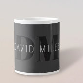 Moderne dunkelgraue und schwarz bearbeitbare Bezei Jumbo-Tasse